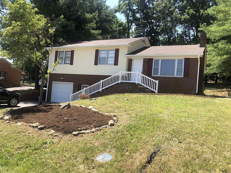 1st image of 2345 Glade Dr SE