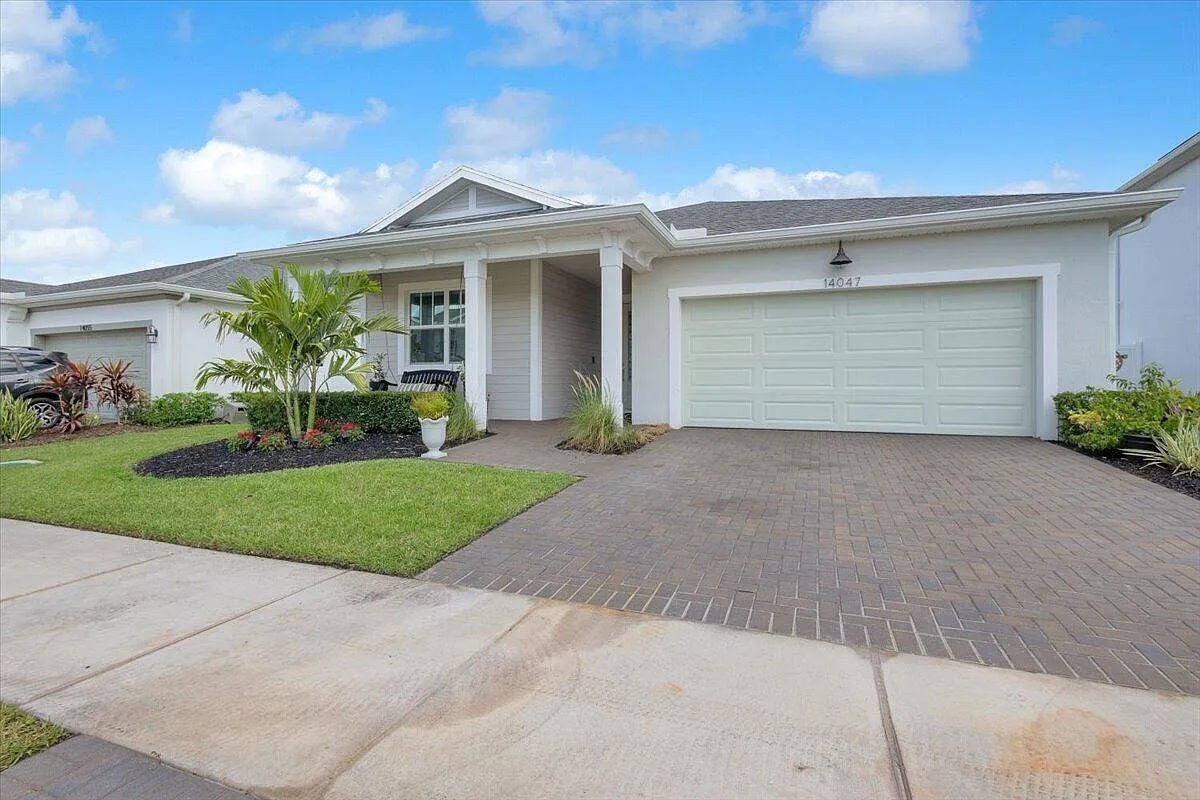 3 bed, 2.0 bath, 1657 sqft, $2,900 — Photo 2