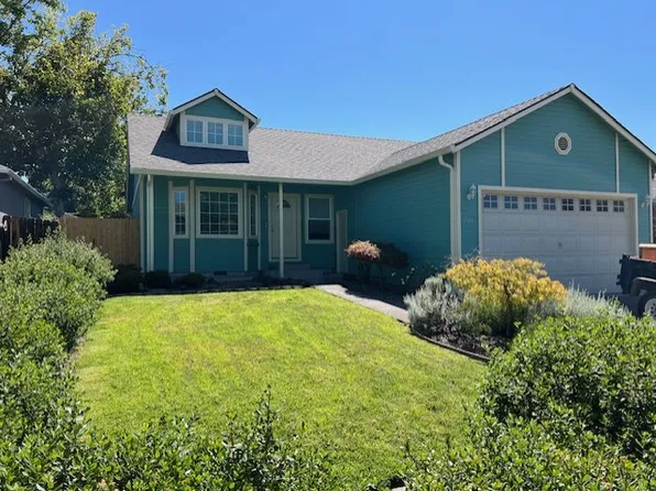 2108 Corona Ave, Medford, OR 97504
