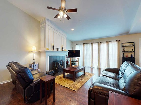 2nd image of 1157 Country Glen Ln