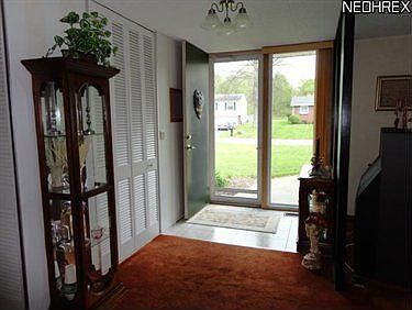 3rd image of 1377 Cranbrook Dr NE