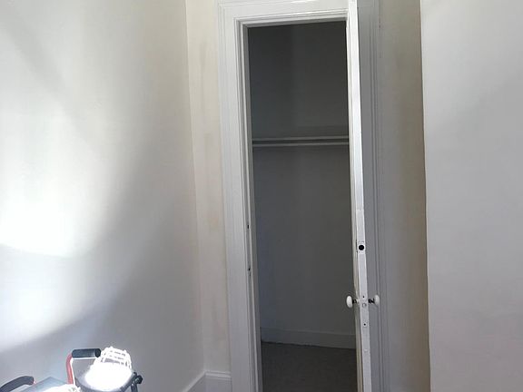 5th image of 266 Yates St