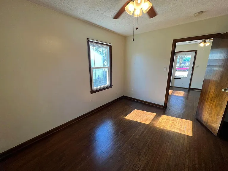 3309 N 12th Ave — Photo 7