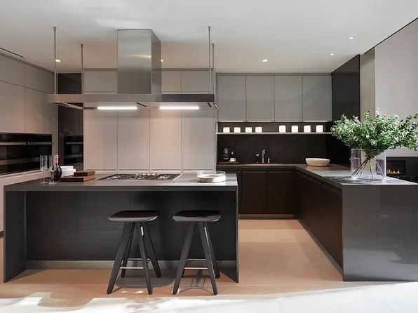 522 West 29th Street image 4 of 11