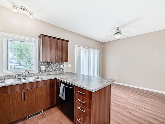 5th image of 5102 30th Ave #4