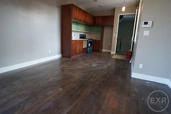 Rented by EXR | media 43