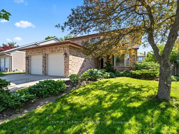106 Pine Valley Dr W, London, ON N6J 4L9