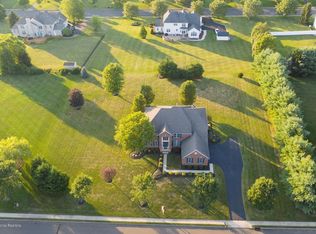 4 Michael Dr, Cream Ridge, NJ 08514