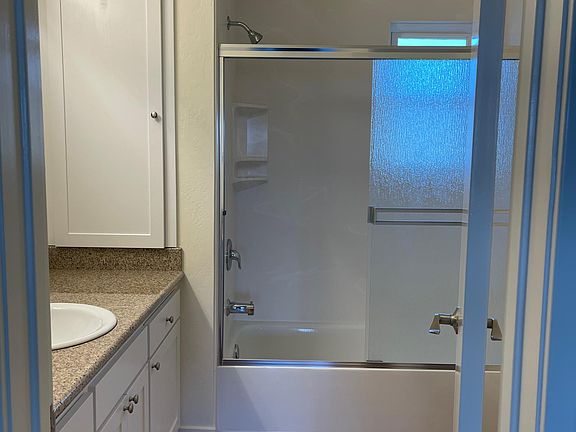 3rd image of 401 Via Casitas #3