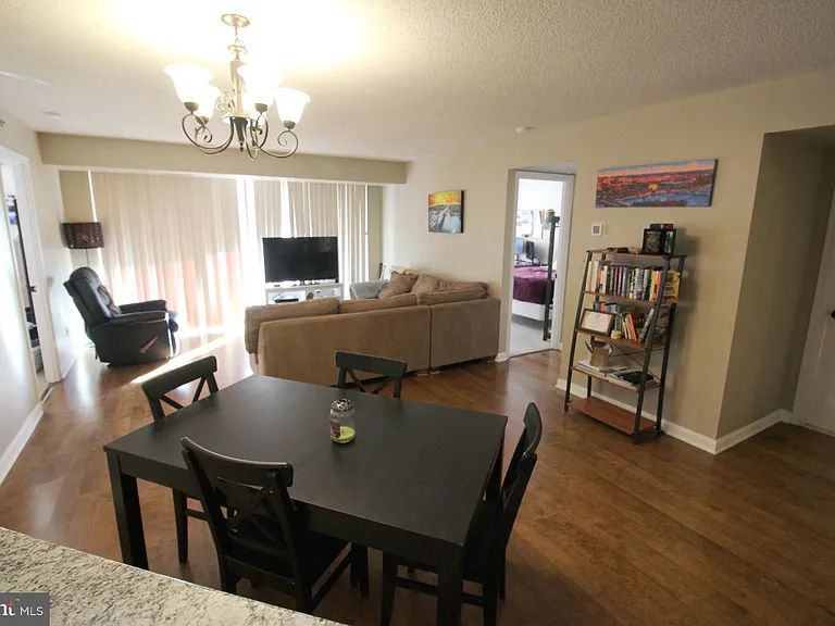 1200 Braddock Pl #312 — Photo 6