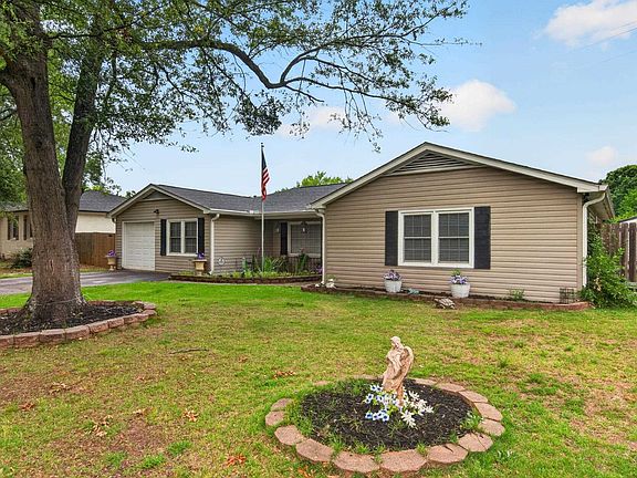 2nd image of 106 Baldwin Cir