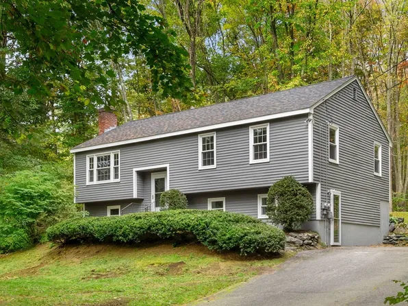 49 Lakin St, Pepperell, MA 01463