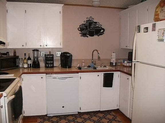 3rd image of 622 Lake Larch Ln
