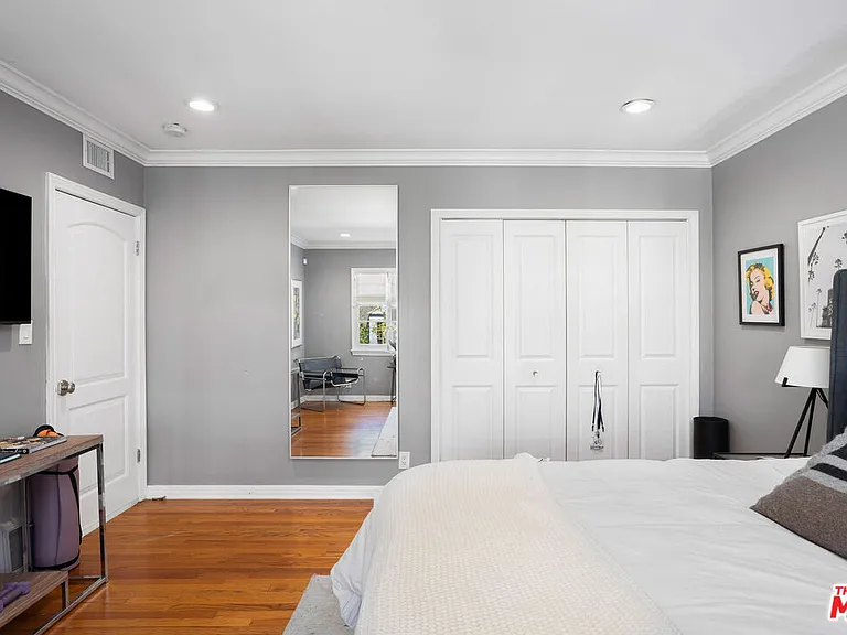4734 Los Feliz Blvd — Photo 22