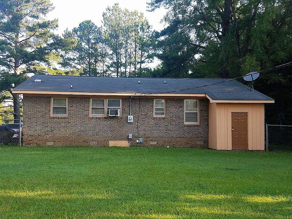 2nd image of 104 Arbor Ct