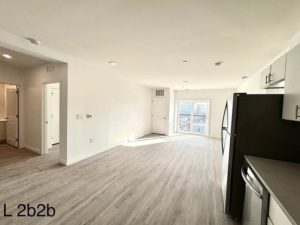 915 N Broad St #705