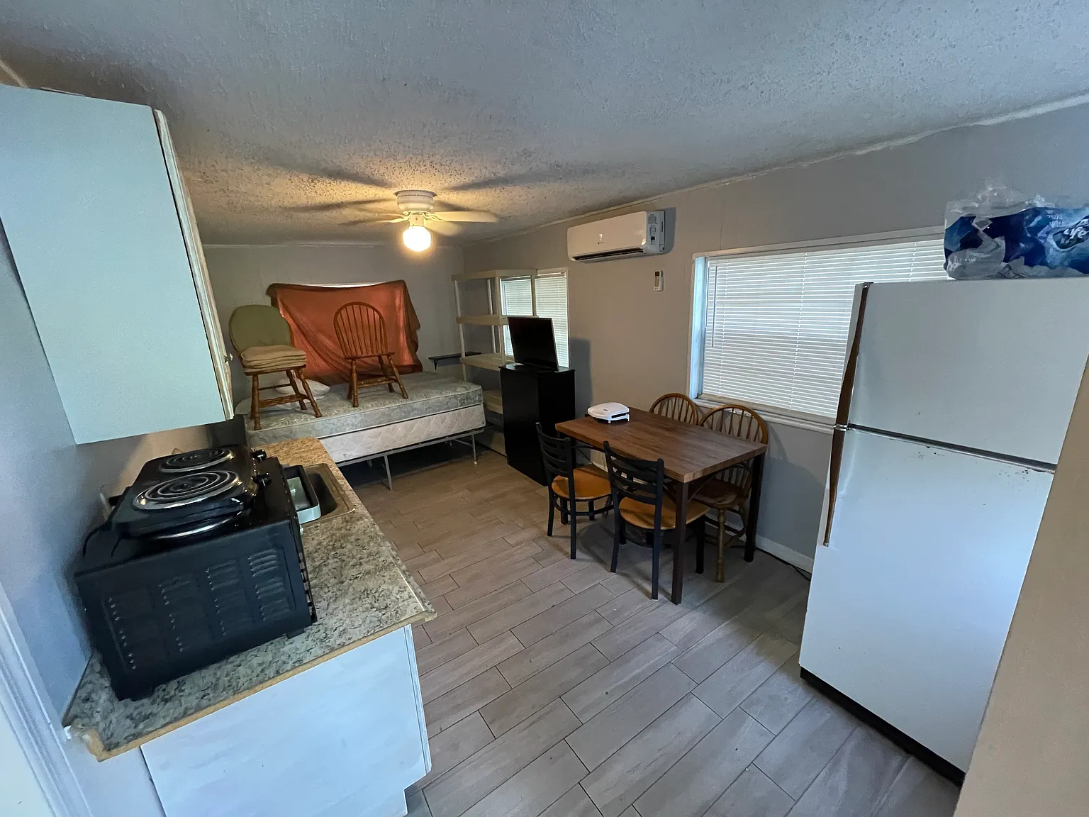 1 bed, 800 sqft, $995 — Photo 1