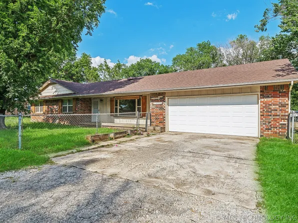 1204 S Reavis Rd, Claremore, OK 74017