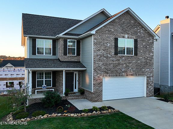 2nd image of 3011 Dominion Dr
