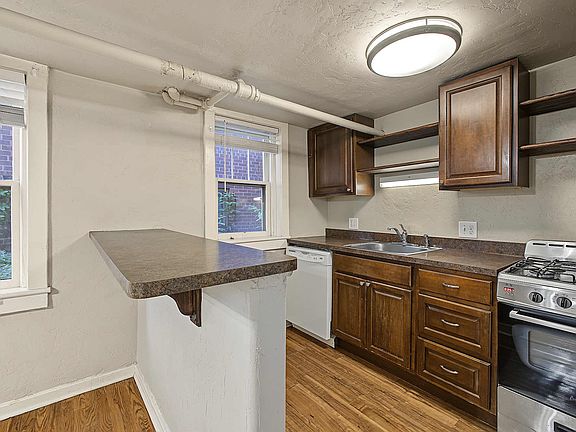 4th image of 1314 N Elizabeth St #5