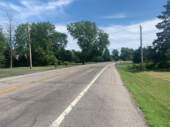 5th image of 225 Webster Rd