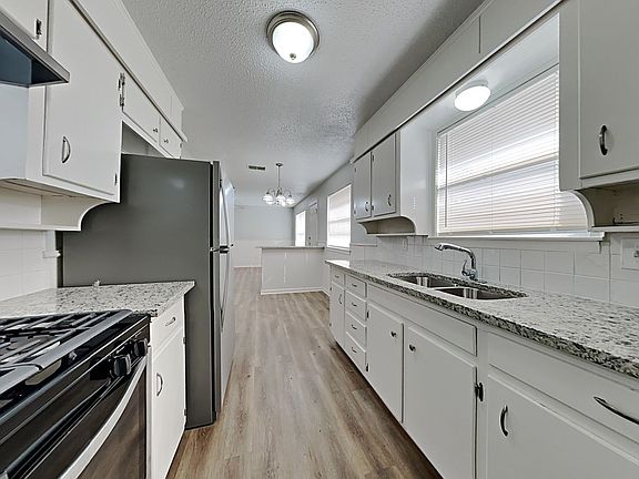 4th image of 3500 Brambleton Pl