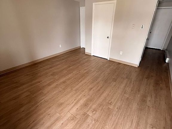 2nd image of 101-105 Heywood Ave #15