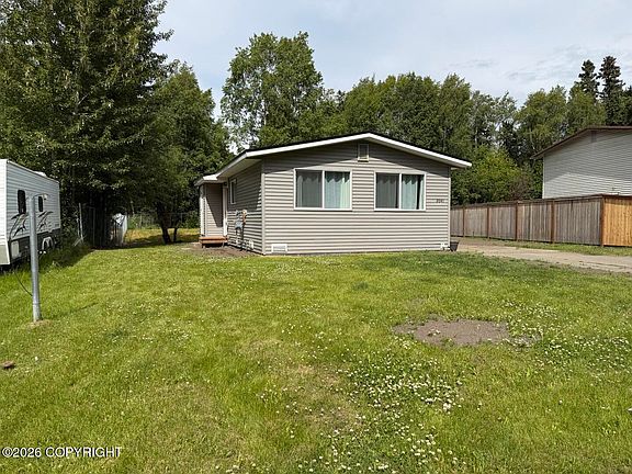 3rd image of 2041 Olympic Dr