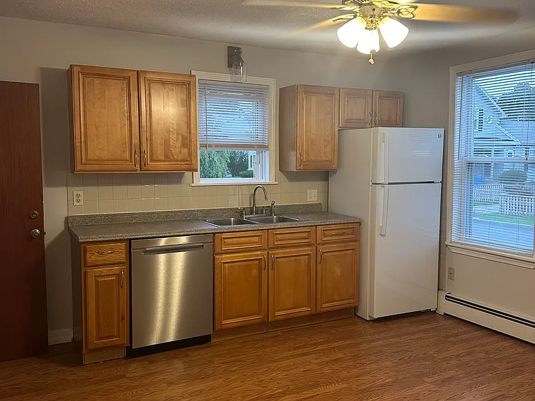 14 Pleasant St #1 — Photo 4
