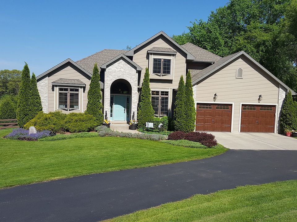 1st image of 8241 N Ridge Trl