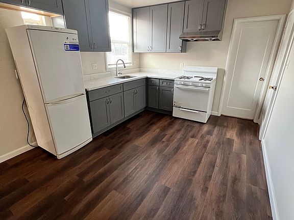3rd image of 1472 Pacific Ave