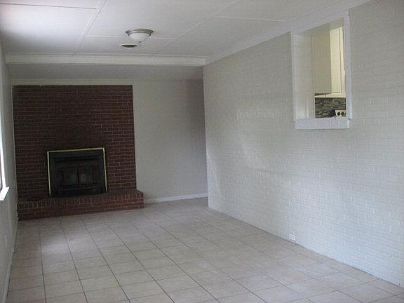3rd image of 631 Florence Dr