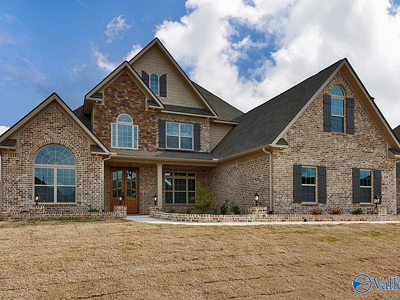 3rd image of 324 Kendallwood Dr