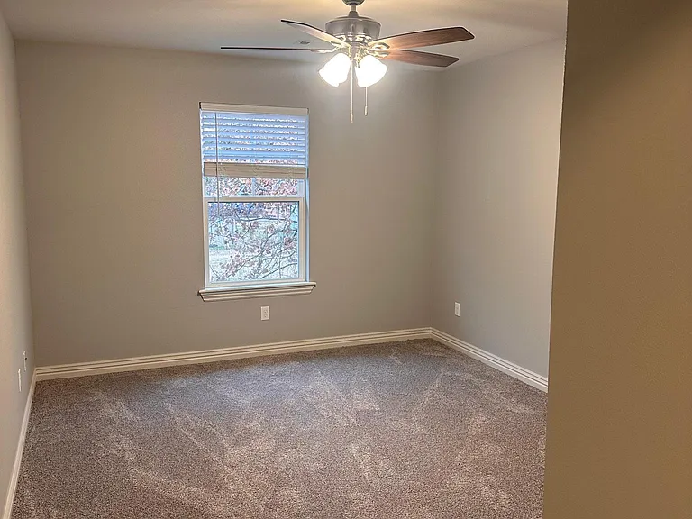 81 S Hunter St #33 — Photo 10