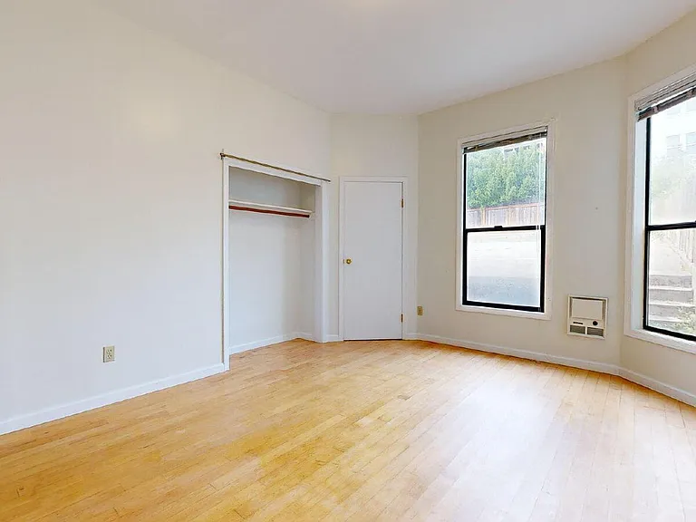 2136 Hayes St — Photo 11