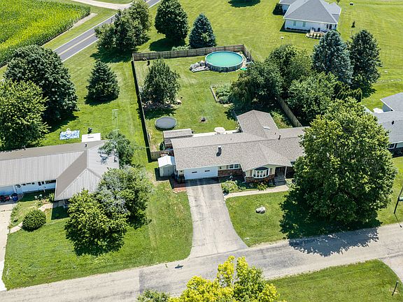 2nd image of 208 Pittman Ct