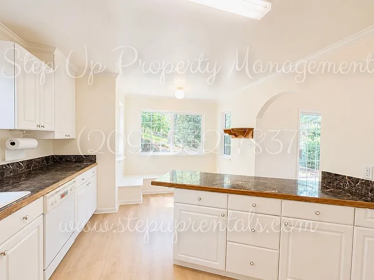 21767 Longeway Rd — Photo 9
