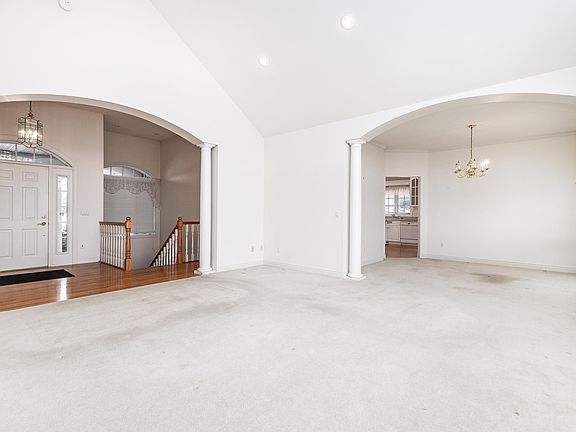 4th image of 10632 Skylark Dr