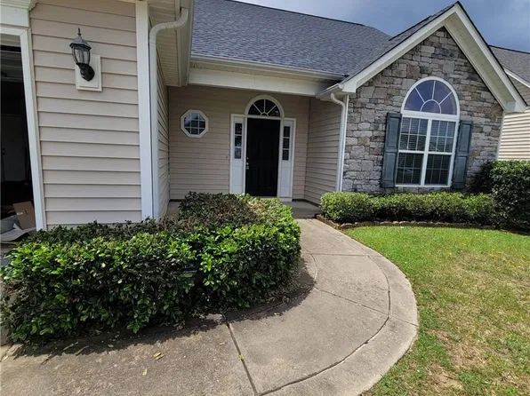 1229 Barn Owl Dr, Fayetteville, NC 28306