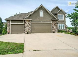 2412 SW 12th Ter, Lees Summit, MO 64081