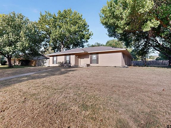 3rd image of 723 Terrace Dr