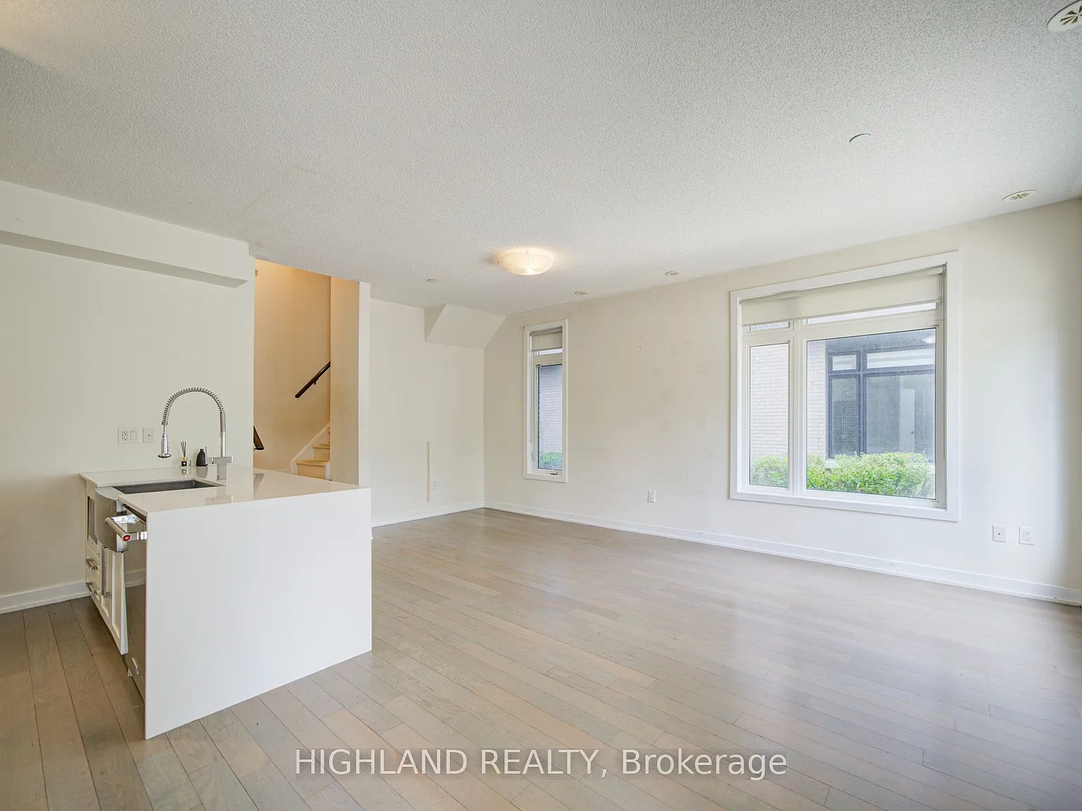 3 bed, $3,990 — Photo 3