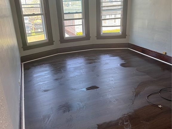 2nd image of 29 Apple Ave