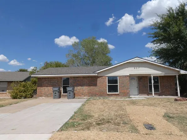 827 SE Lomond Ln, Lawton, OK 73501