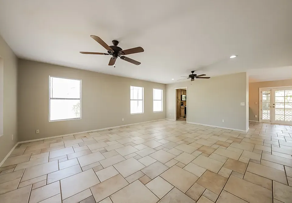 1457 E Utopia Rd