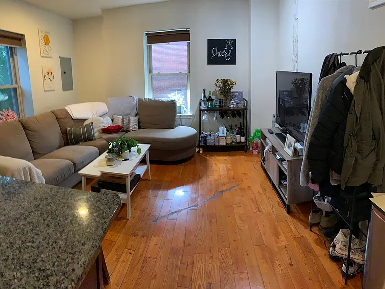 654 N 15th St #3 — Photo 7