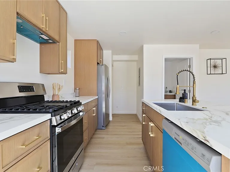 1614 W 214th #1/2 — Photo 3