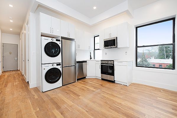 1st image of 419 16th St #15F