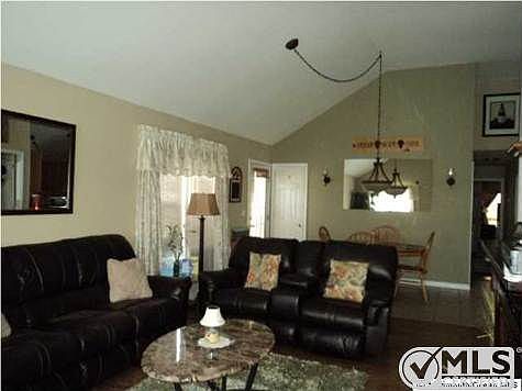 4th image of 1329 Mizzen Ave