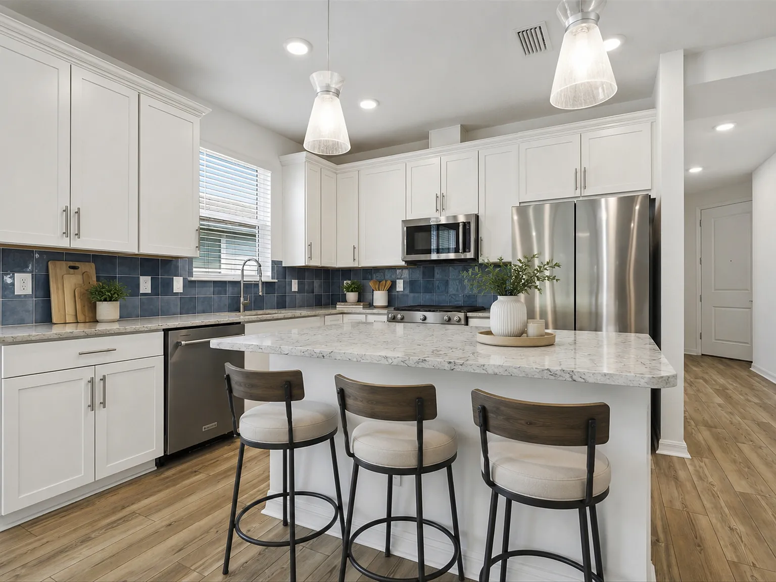 2 bed, 1505 sqft, $3,300 — Photo 4